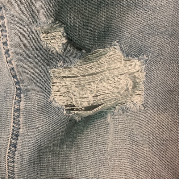 Hollister Shorts! Curvy High-Rise! Distressed! Size 19, NWT! - Picture 2 of 7